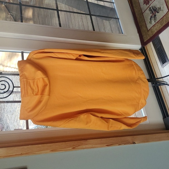 Under Armor Embroidered Graphic Long Sleeve Orange Sz. XL Hoodie - Picture 7 of 12